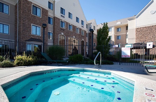 Glendale Condo | Queen Cherry Creek Suite | Pool, Hot Tub + Gym