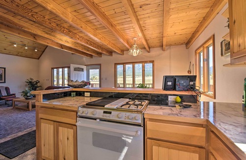 Jaroso House | Questa Home w/Views - 13 Mi to Red River Skiing!