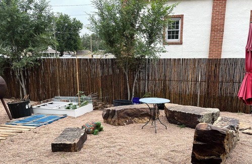 Fowler House | Quiet and Comfortable - Right on Main Street