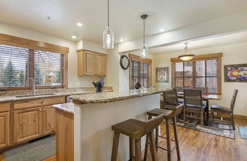 Steamboat Springs Condo | Quiet - Spacious- On Ski Bus Line - Community Hot Tubs - WD