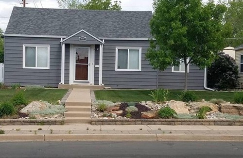 Englewood House | Quintessential Colorado 2-bedroom house with WiFi and Swampcooler in Englewood