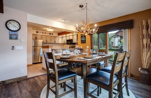 Steamboat Springs Condo | RA401 | Minutes Away from Activities | Tranquil Location | Winter Shuttle