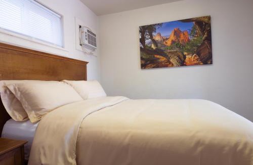 Central Colorado Springs Hostel | RAD Hostel