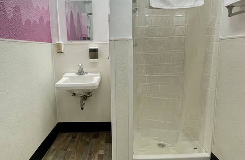 Central Colorado Springs Hostel | RAD Hostel