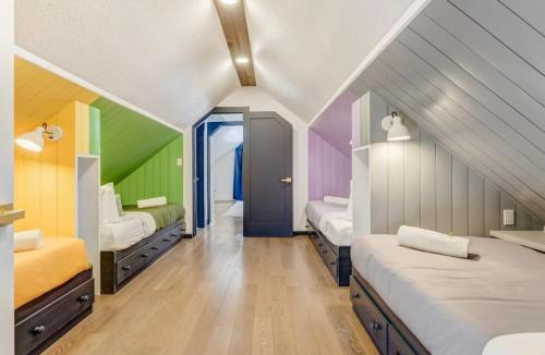 Woodland Park House | Radiant Retreat - Upscale Hot Tub BBQ