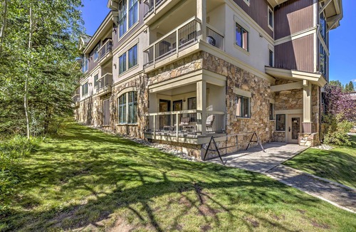 Four O'Clock Condo | Raft, Hike + Bike: Breck Studio, Walk to Main St!