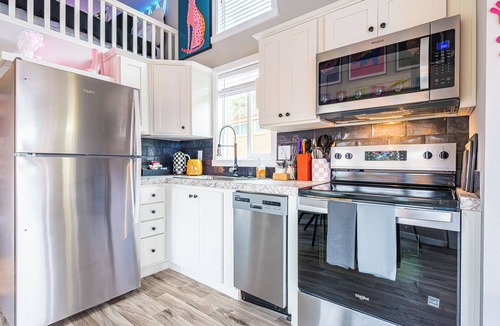 Forks Cabin | Rainforest Tiny Home Retreat Abstract Modern