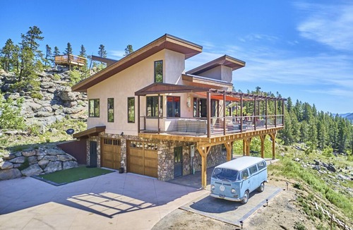 Black Hawk House | Rancho la Chula - close to Nederland, Colorado and Eldora Ski Resort!