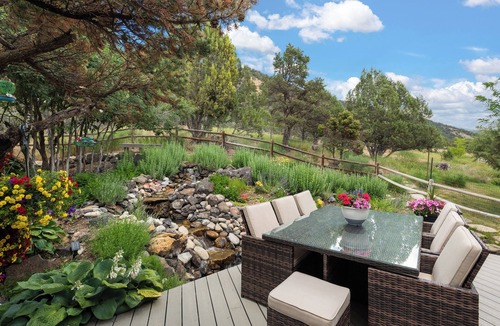 Cerise Ranch House | Rare, Art-Filled Luxe Mountain Getaway Near Aspen and Snowmass