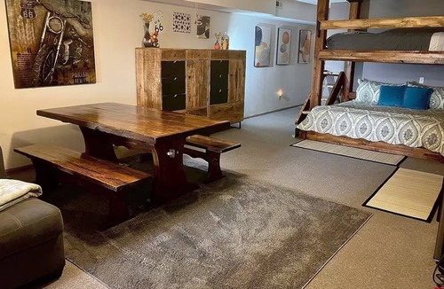 Westcliffe Hotel | Ravens Fun Bunkhouse with Fire Pit/Grill & Patio