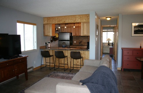 Fraser Condo | Recently Renovated- Perfect for a Family Getaway!