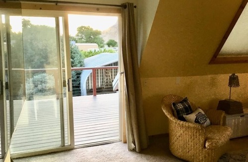 Palisade Apartment | Red Barn Guesthouse with Birdseye View of the Bookcliffs