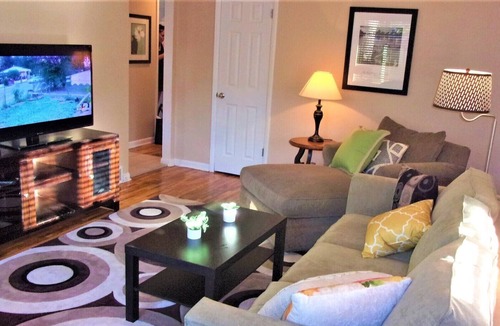 Highland House | RED: Enjoy the Best of Indoor & Out Door Denver. Walk to all the best places.