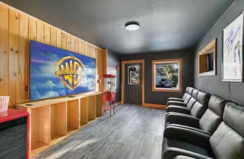 Windham House | Red Feather Lodge