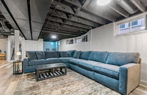 Regina House | Red Maple