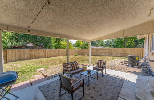 Alta Vista Area House | Reel Retreat | A 3BR Family-Friendly Escape