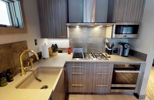 Avon Condo | Refreshed, Modern Avon Condo Near Free Shuttle to Beaver Creek Skiing, Dining