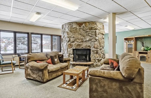 Granby Condo | Relax, Adventure, Views, Amenities +Memories (King)