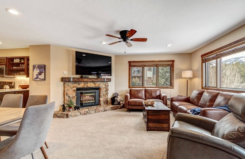 Warrior's Mark Condo | Relax in Breckenridge! Condo convenient to Skiing! Close to Downtown!