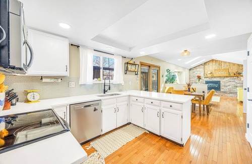 Centennial House | Relaxing Escape Near Denver - 5 Bedrooms!