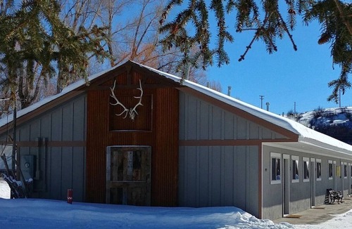 Oak Creek Hotel | Relaxing Getaway in our Picturesque at Lodges of Oak Creek!
