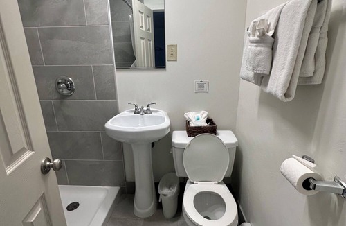 Oak Creek Apartment | Relaxing Getaway in our Woodsy Deluxe Room at Lodges of Oak Creek!