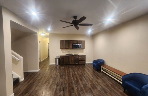 Skyway House | Relaxing Home away from home, 7 BRs/8 Beds/Sleeps14