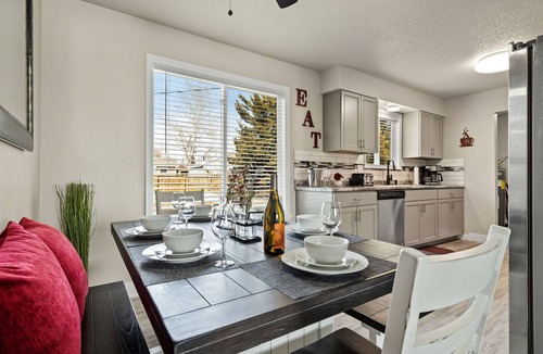 Loveland House | Relaxing Hot Tub! Great for Families or Business - Perfect Location!