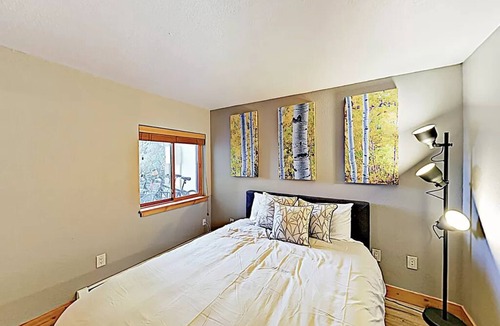 Downtown Steamboat Springs Condo | Remodeled 2 Bedroom Downtown Condo sleeps 6!