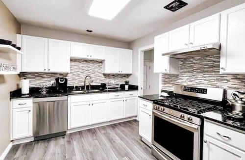 South Westminster House | Remodeled 4 bdrm house with game room & Hot tub