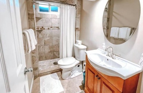 South Westminster House | Remodeled 4 bdrm house with game room & Hot tub