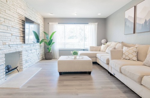 Harvey Park House | Remodeled 7BR home - 15 mins from DT Denver!