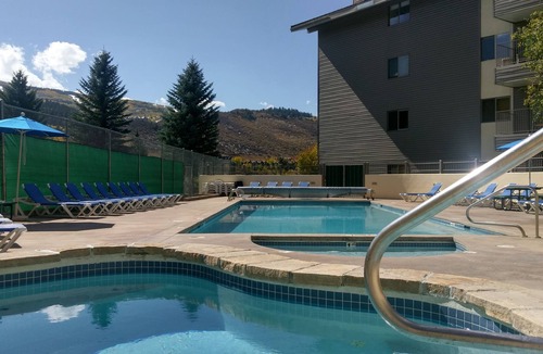Avon Condo | Remodeled Condo w/FREE WiFi, Parking, Heated Pool, Hot Tubs, Skier Shuttles
