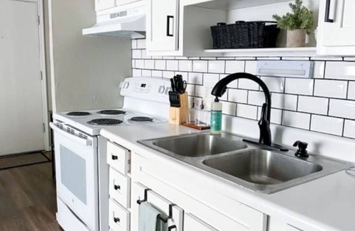 Congress Park Apartment | ❊ ❊ ❊ Remodeled Congress Park Flat ❊ ❊ ❊ With Free Reserved Parking