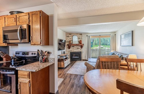 Steamboat Springs Condo | Remodeled & Immaculate! Walk to Resort & Steps to FreeBus+Pool-HotTub-Grill-W/D in Unit-Fireplace
