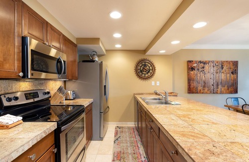 Keystone Condo | Remodeled Penthouse/On Shuttle Route to the Slopes/Shared Hot Tub