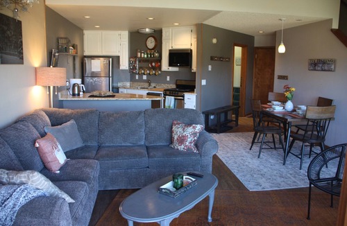 Pagosa Springs Condo | Remodeled Summit View Condo! Near Golf Course, Skiing, Hot Springs, and more!