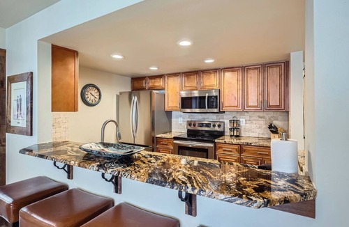Copper Mountain Village Condo | Remodeled unit & mountain view in the ♥ of Central Village, walk to the lifts!