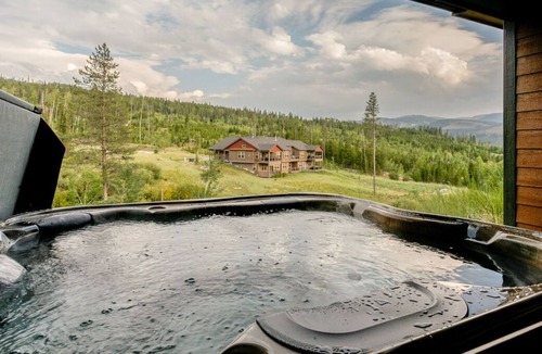 Rendezvous House | Rendezvous Hideaway | Walk To Town! Close To Slopes! | Private Hot Tub