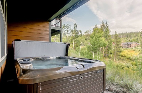 Rendezvous House | Rendezvous Hideaway | Walk To Town! Close To Slopes! | Private Hot Tub