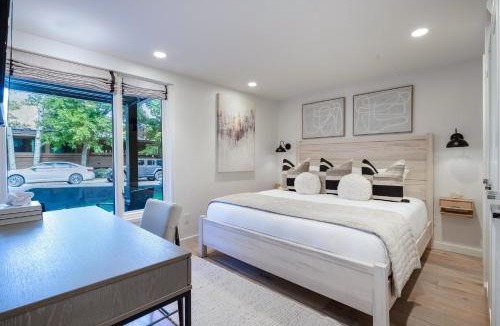 Aspen Apartment | Renovated 2 BR Aspen Condo Ski-in out