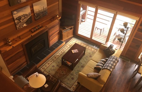 Wildernest Condo | Renovated Top-Floor Condo With Light And Views!