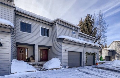 Edwards House | Renovated townhome in Homestead community of Edwards