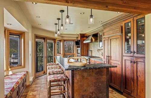 Fairway Meadows House | Retreat to the Rockies at Fairway Lodge~Sleeps 15!