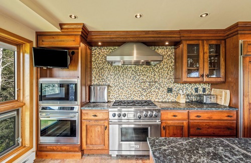 Fairway Meadows House | Retreat to the Rockies at Fairway Lodge~Sleeps 15!