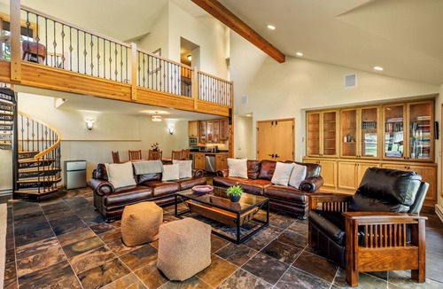 Fairway Meadows House | Retreat to the Rockies at Fairway Lodge~Sleeps 15!
