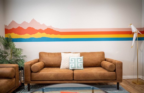 Lamar Heights Area House | Retro Family Hub - perfect for large groups! Arcade, Nostalgia, Ping Pong