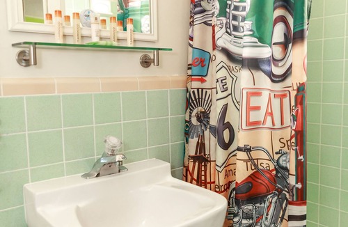 Cortez Hotel | Retro Inn at Mesa Verde