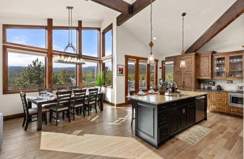 Nederland House | Ridge View Retreat - Panoramic Views and Hot Tub