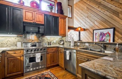 Avon House | Ridgepoint Townhome 115 - 3 Bedroom plus Loft Residence